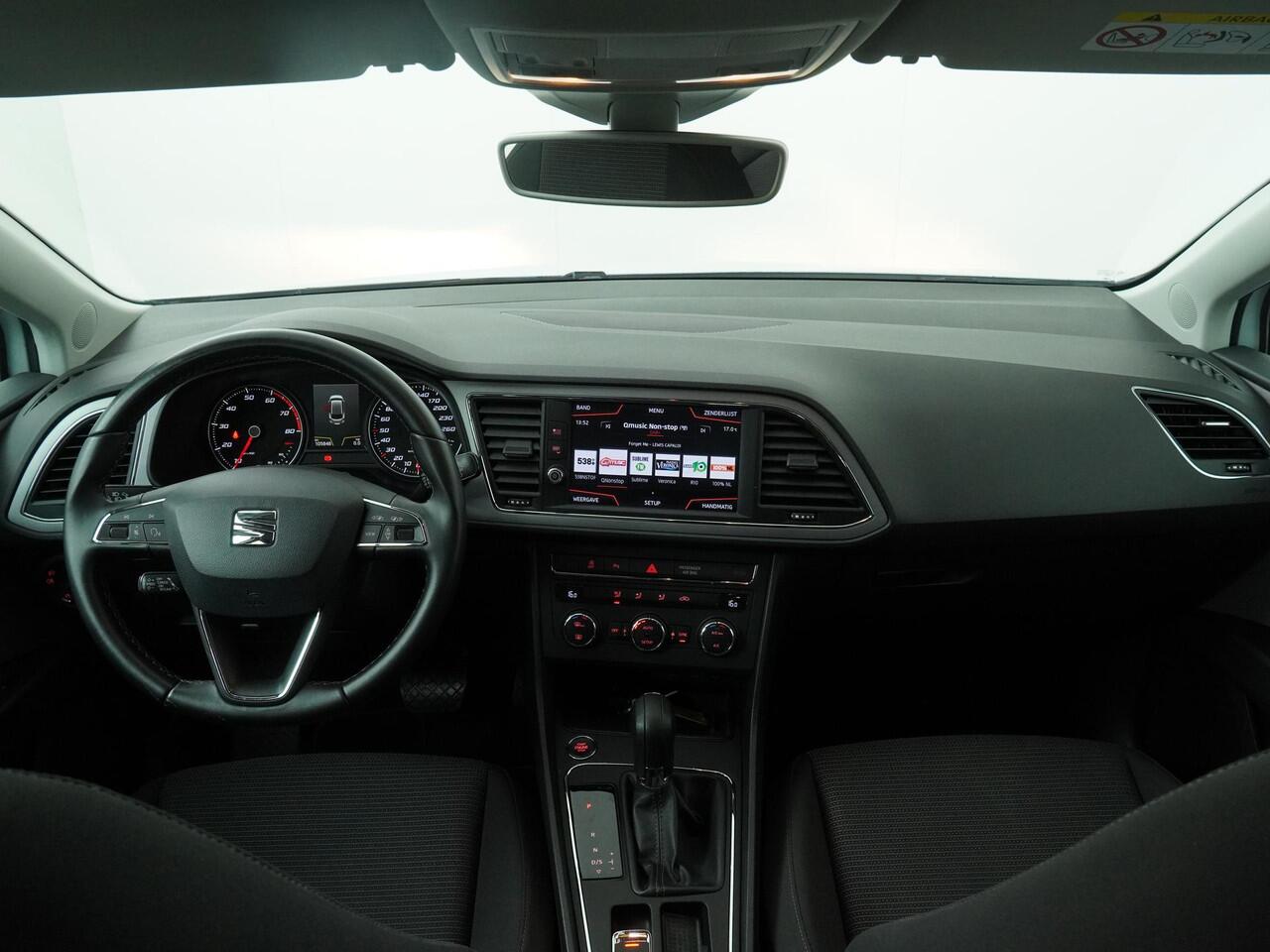 Seat LEON ST 1.0 EcoTSI Style Business Intense Automaat - Navigatie - Climate Control - Parkeersensoren