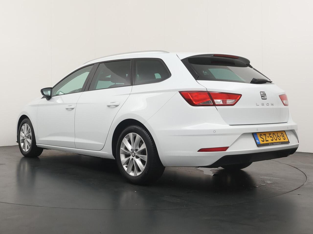 Seat LEON ST 1.0 EcoTSI Style Business Intense Automaat - Navigatie - Climate Control - Parkeersensoren