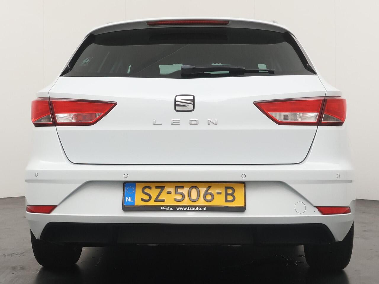 Seat LEON ST 1.0 EcoTSI Style Business Intense Automaat - Navigatie - Climate Control - Parkeersensoren