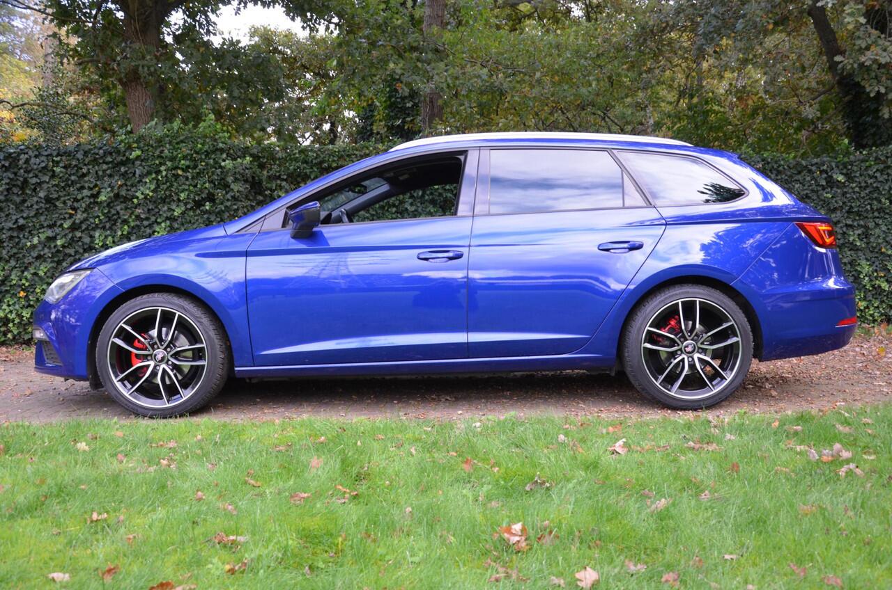 Seat LEON ST 1.4 EcoTSI FR Business Intense Automaat/Navi/Pdc/Ecc/Led/Trekhaak/Apple Carplay/Android Auto/Cr-Controle/18-Inch Lmv/Privacy-Glass