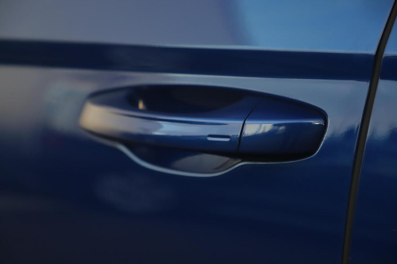 Seat LEON ST 1.0 TSI FR Business Intense 116PK Virtual Keyless 17 inch Navigatie Achteruitrijcamera Stoelverwarming Sfeerverlichting Adaptive Cruise Parkeersensor Beats Audio