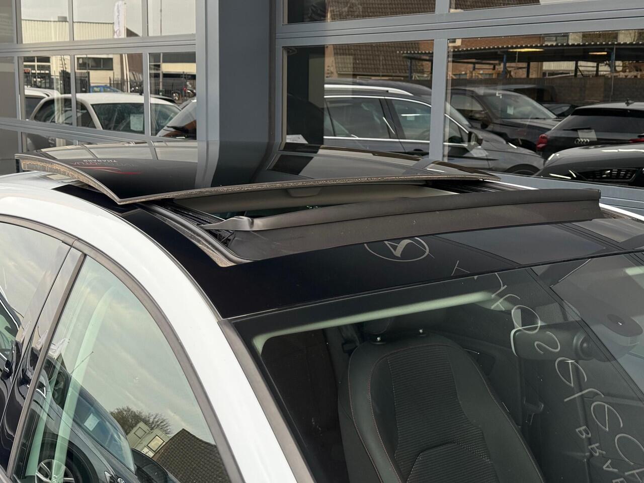 Seat LEON 1.5 TSI FR DSG Pano DigiDash LED