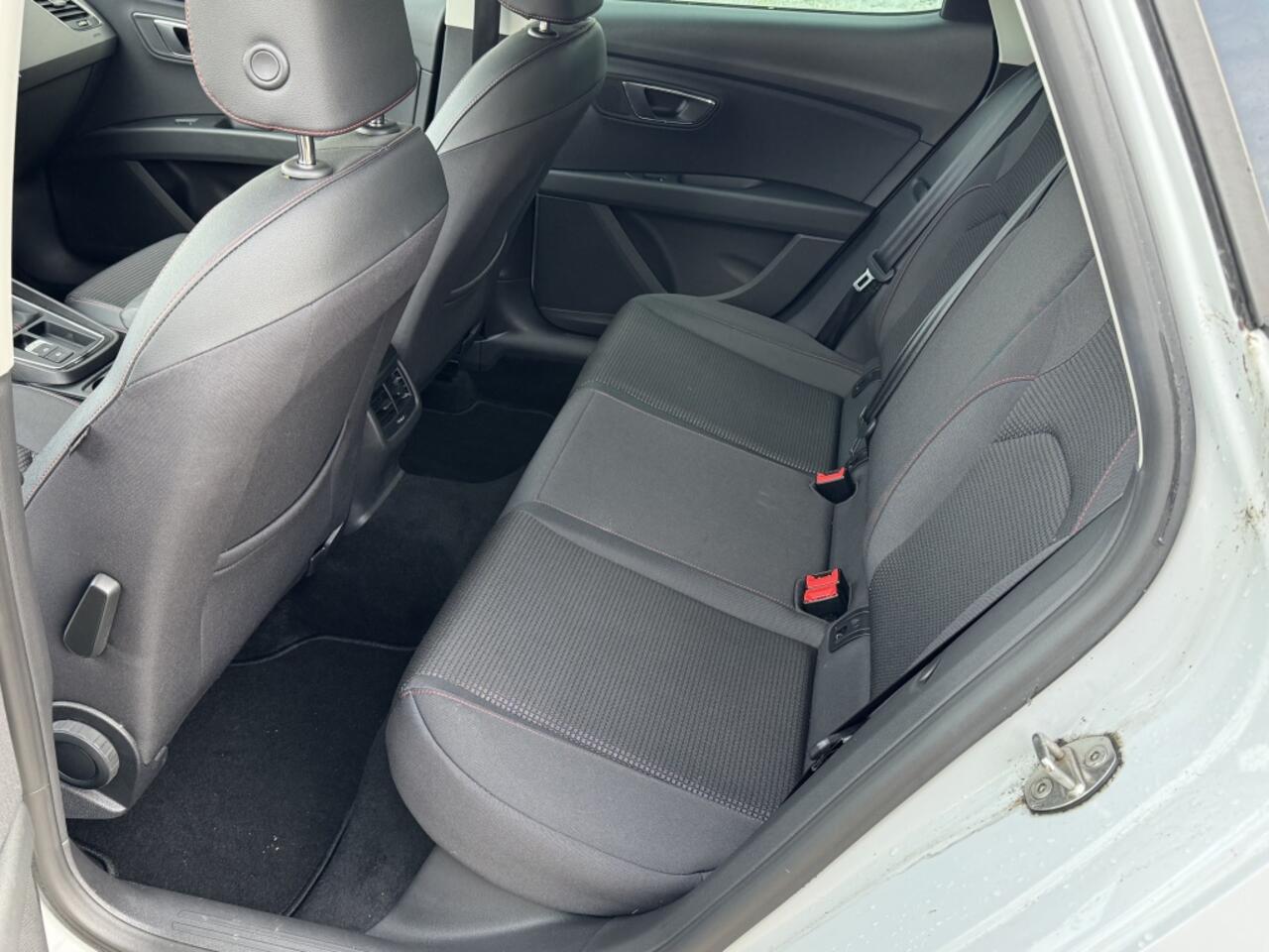 Seat LEON 1.5 TSI FR *apple carplay* stoelverwarming*cruise*navi