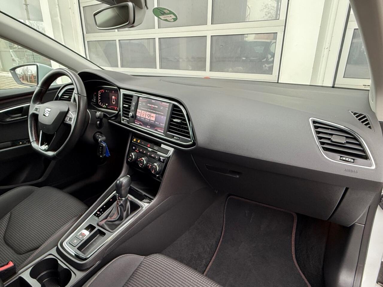 Seat LEON 1.5 TSI 150PK FR AUT. Navi Virtueel Pdc Dealeroh!