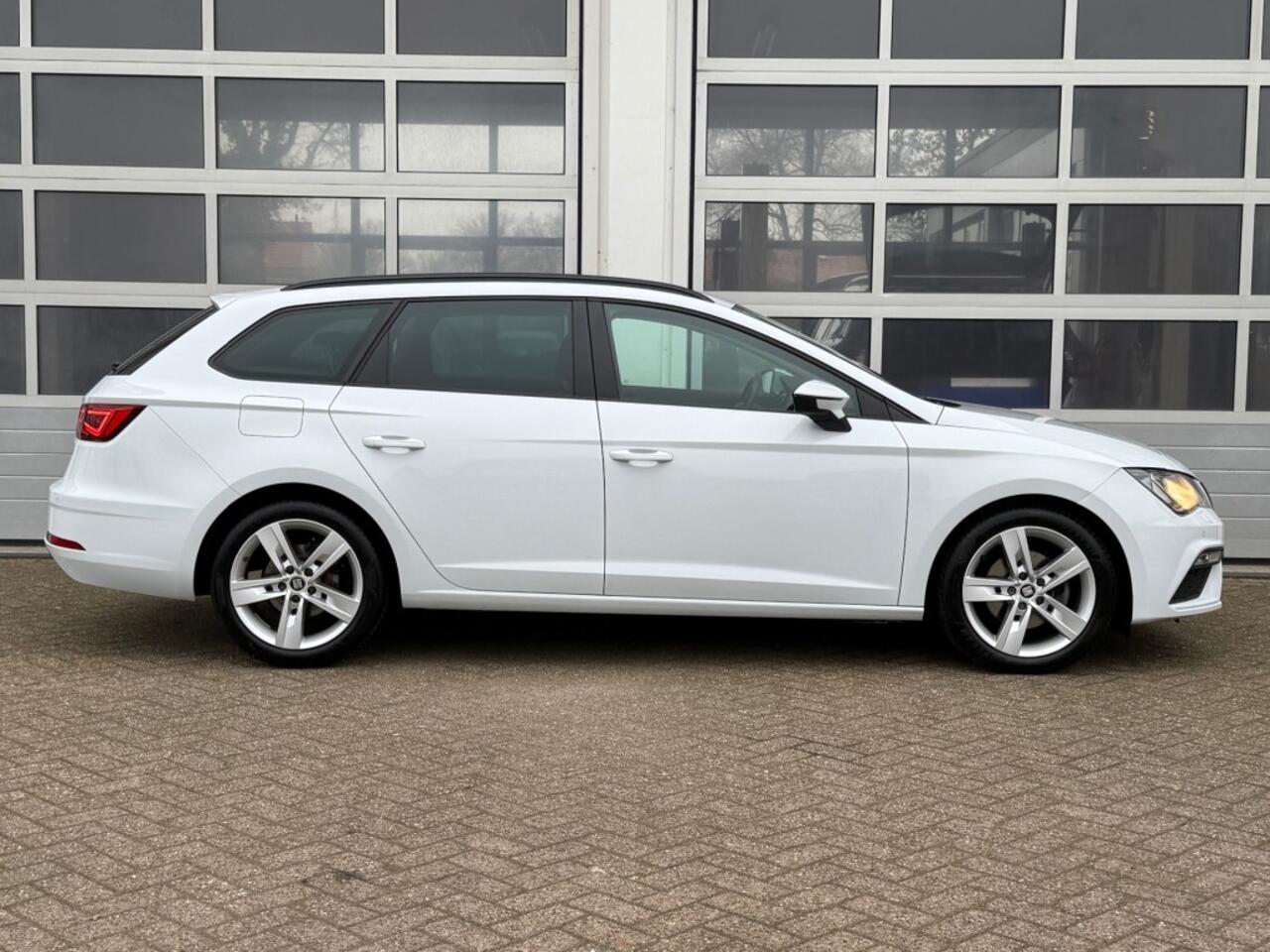 Seat LEON 1.5 TSI 150PK FR AUT. Navi Virtueel Pdc Dealeroh!