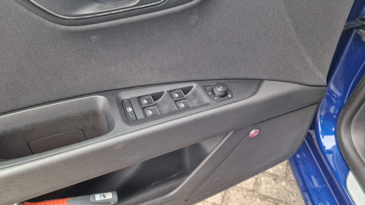 Seat LEON ST 1.0 TSI FR Business Intense, Beats Audio, Stoelverwarming, NL Au