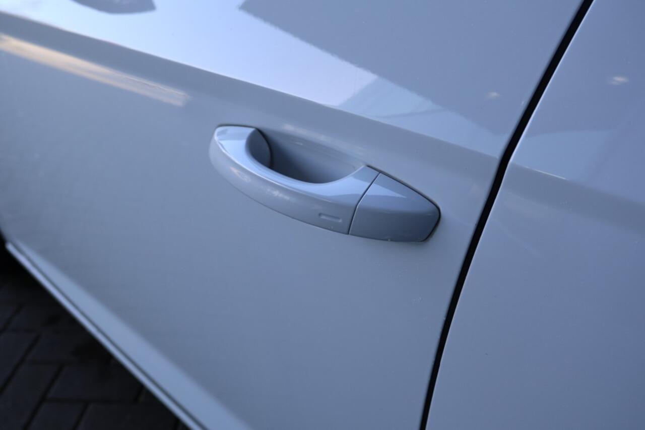 Seat LEON 1.5 TSI FR LED*CARPLAY*VIRTUAL*KEYLESS*SEAT DRIVE*