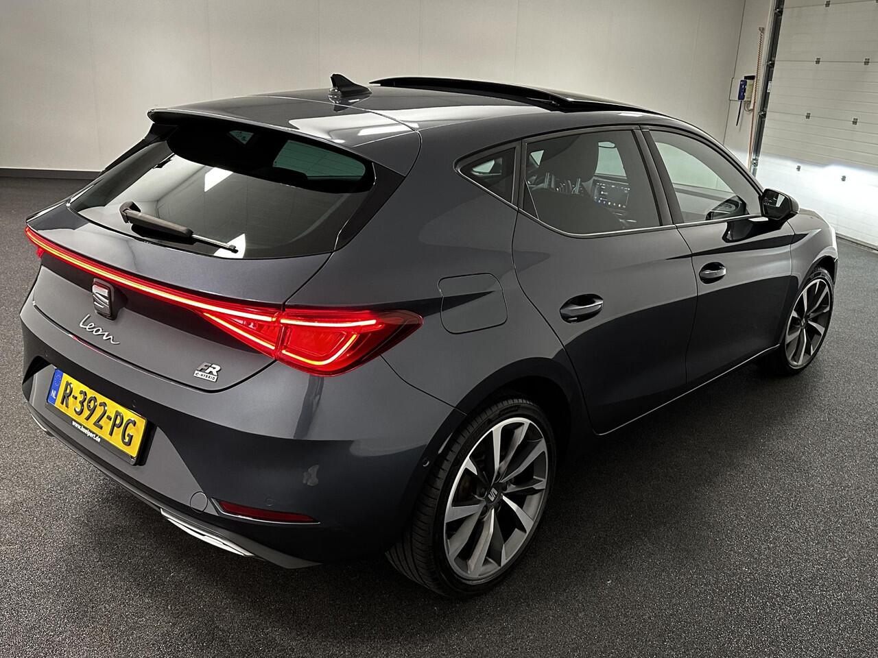 Seat LEON 1.4 TSI eHybrid PHEV FR Panoramadak DCC Actieve Demping Leder Alcantara Navi Carplay Full LED PDC VA Camera Adaptive Cruise Travel Assist Full Options!