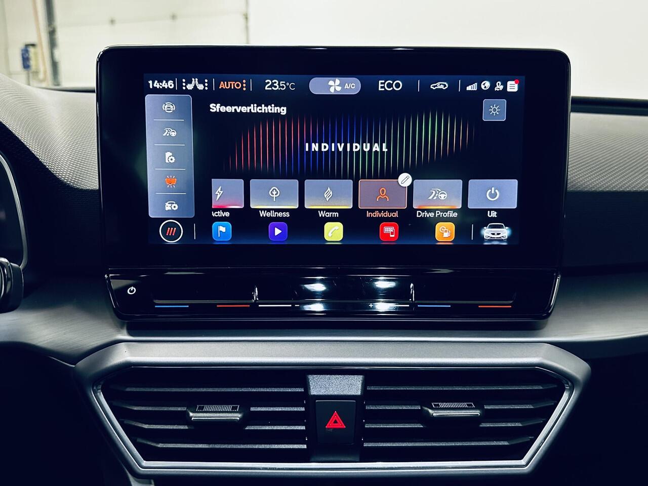 Seat LEON 1.4 TSI eHybrid PHEV FR Panoramadak DCC Actieve Demping Leder Alcantara Navi Carplay Full LED PDC VA Camera Adaptive Cruise Travel Assist Full Options!