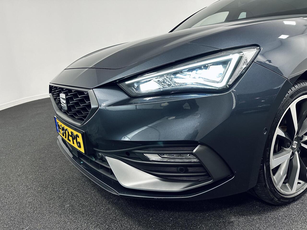 Seat LEON 1.4 TSI eHybrid PHEV FR Panoramadak DCC Actieve Demping Leder Alcantara Navi Carplay Full LED PDC VA Camera Adaptive Cruise Travel Assist Full Options!