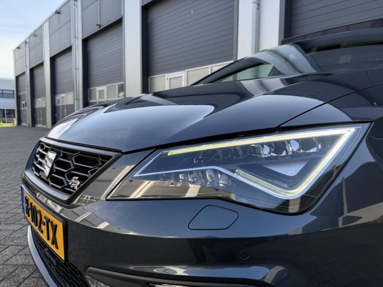 Seat LEON 1.5 TSI FR Ult.Ed.Bl NAP Pano ACC Carplay virtual Led Camera Be