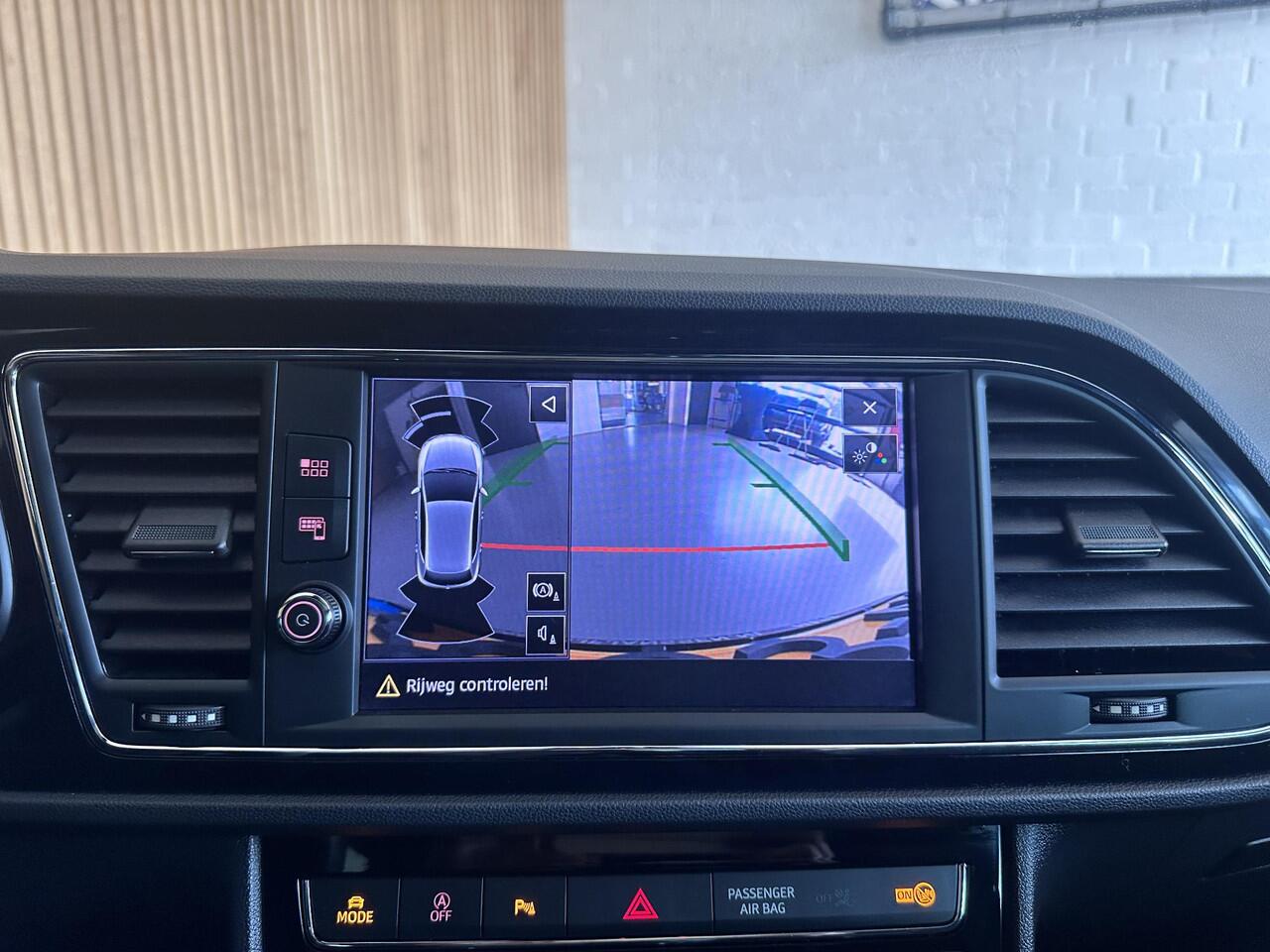 Seat LEON 1.5 TSI FR Ultimate Edition Black Pano | Digital 1.5 TSI FR Ultimate Edition Black