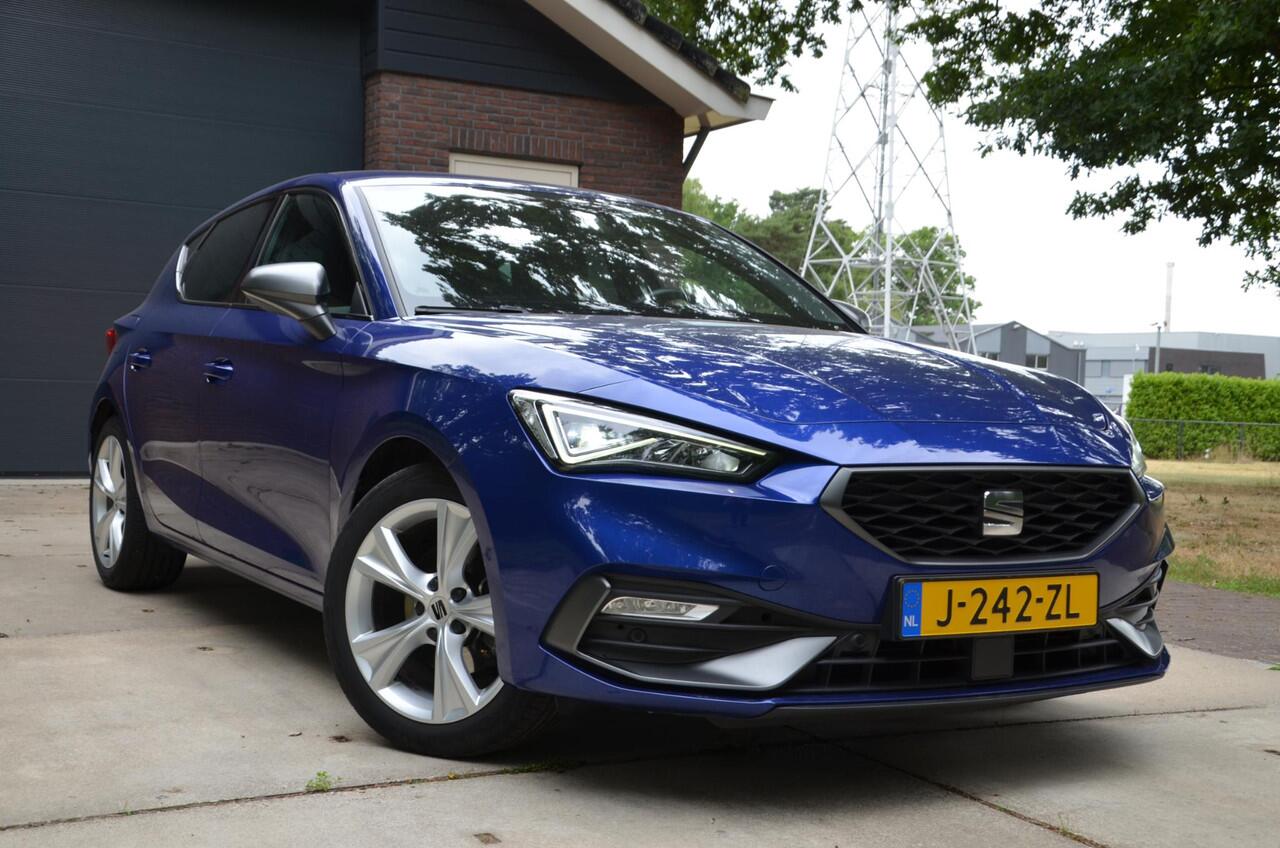 Seat LEON 1.0 TSI FR Launch Edition Navi/Ecc/Pdc/Apple Carplay/Android Auto/Extra getint glas/Virtual dashboard/lichtmetalen velgen 17"