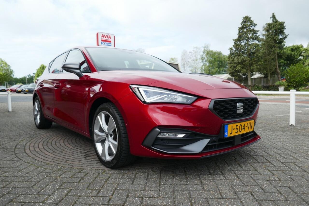 Seat LEON 1.0 TSI FR LAUNCH EDITION 110 PK VIRTUAL COCKPIT / LED / NAVI