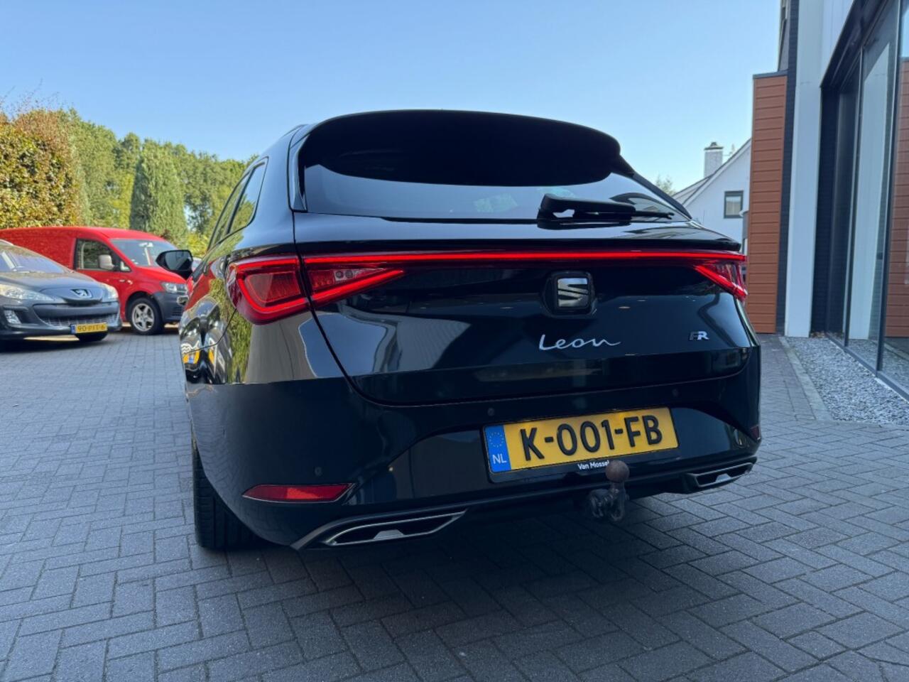 Seat LEON Sportstourer 1.5 eTSI FR,LED,Trekhk Elekt,Adapt Cruise,BLIS,Lane Ass.,Half Leer