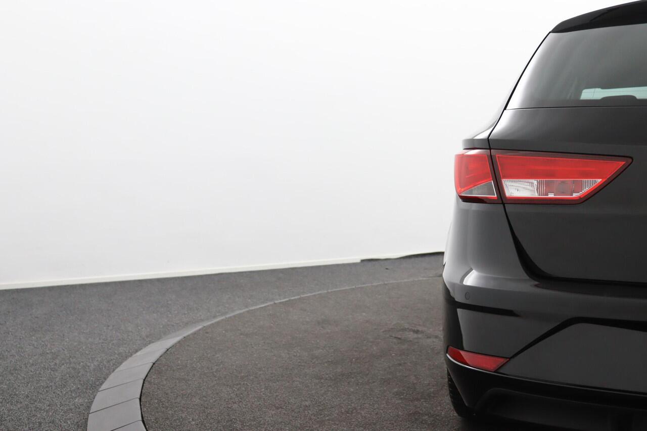 Seat LEON ST 1.5 TSI Style Ultimate Edition Rijklaarprijs! Nieuwe Banden!