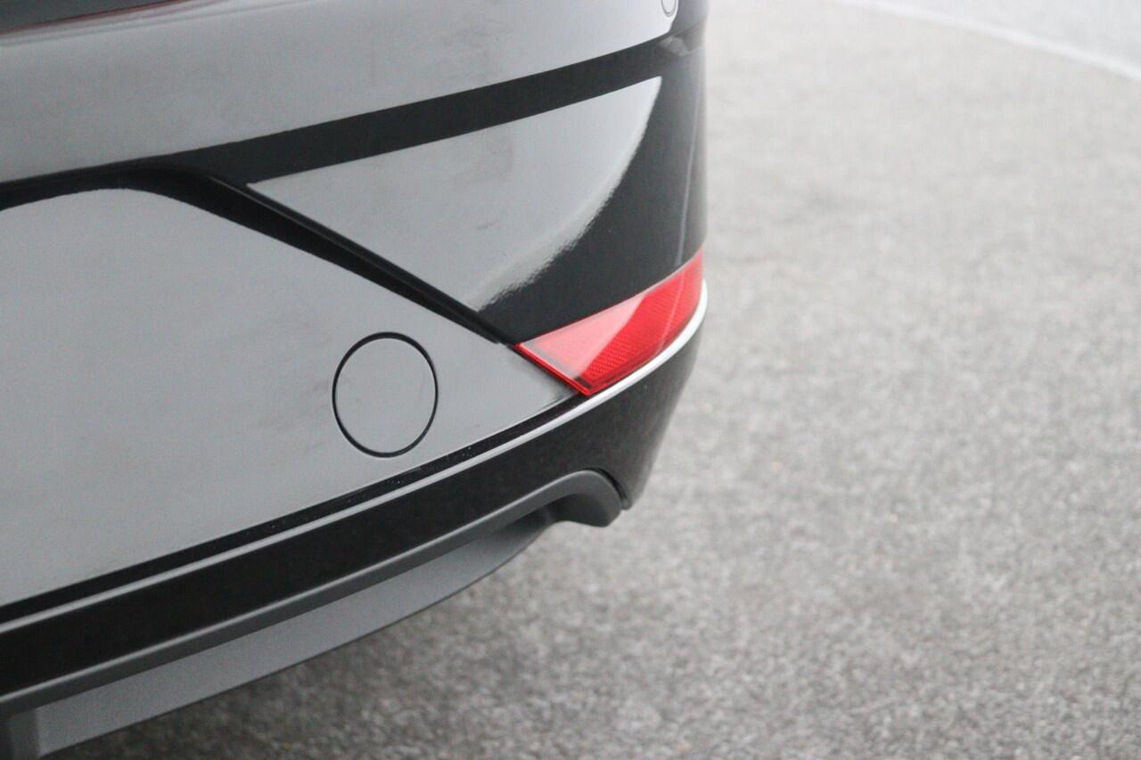 Seat LEON ST 1.5 TSI Style Ultimate Edition Rijklaarprijs! Nieuwe Banden!