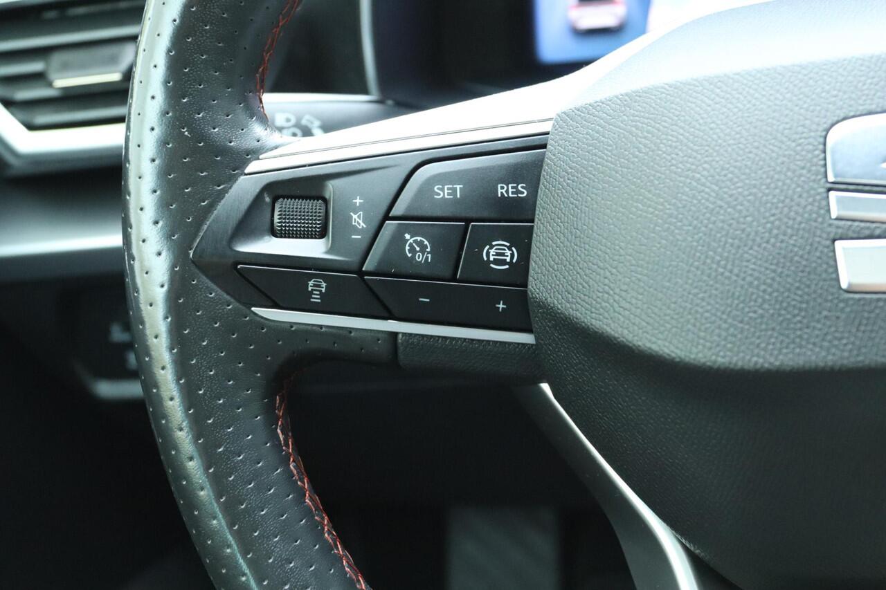 Seat LEON 1.5 TSI FR LAUNCH EDITION | PANO | VIRT. COCKPIT | LED | CAMERA | KEY-LESS | ACC | WINTERPACK