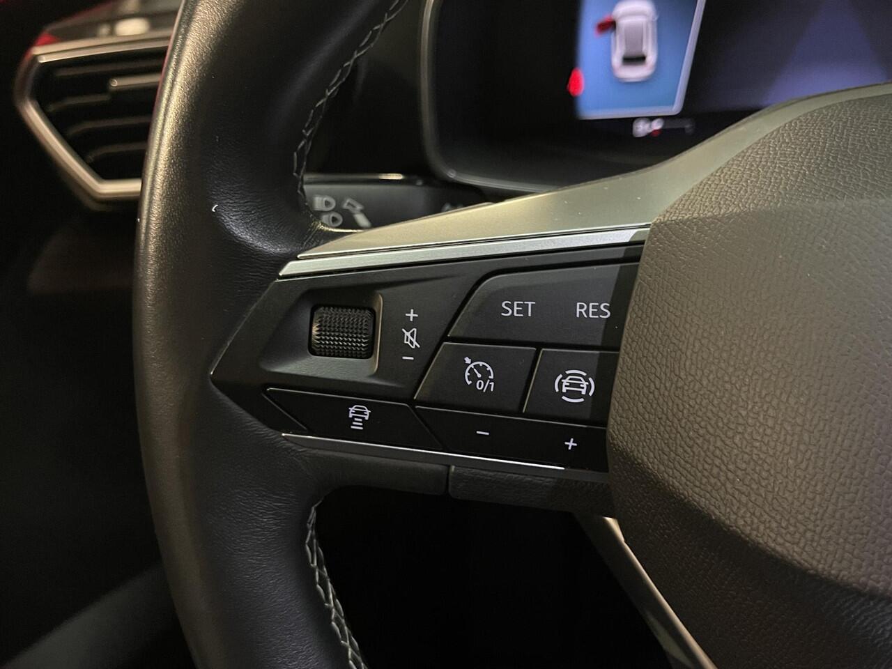 Seat LEON Sportstourer 1.5 TSI Xcellence 18"/Dodehoek/Stoel + stuurverwarming/Keyless/Adaptieve cruise/Apple Carplay & Android Auto/PDC