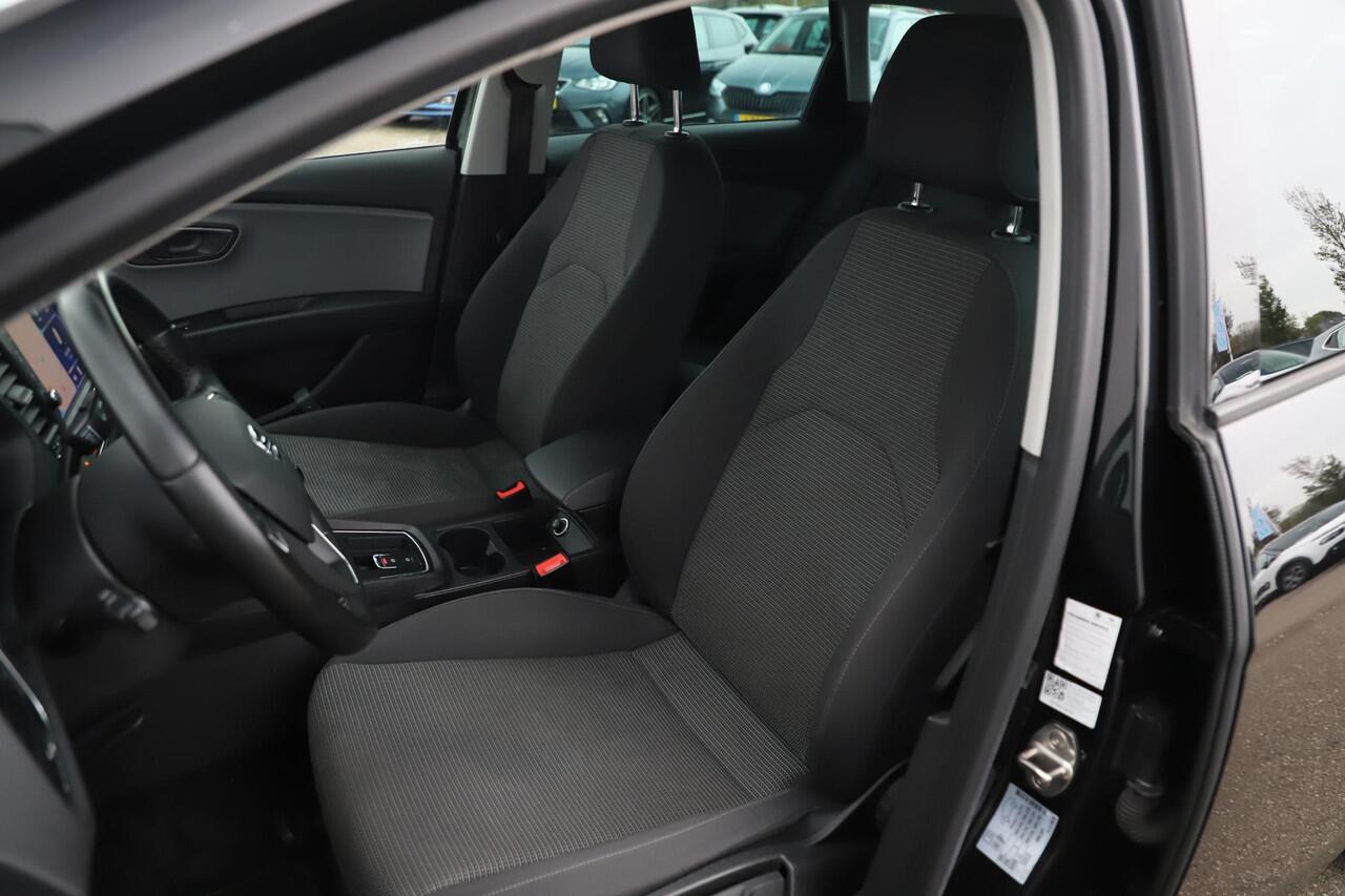 Seat LEON ST 1.0 TSI Style Ultimate Edition Virtual Cockpit Full LED Beats Audio Navigatie Achteruitrijcamera Carplay Android Clima Stoelverwarming Cruise Control Lane Assist