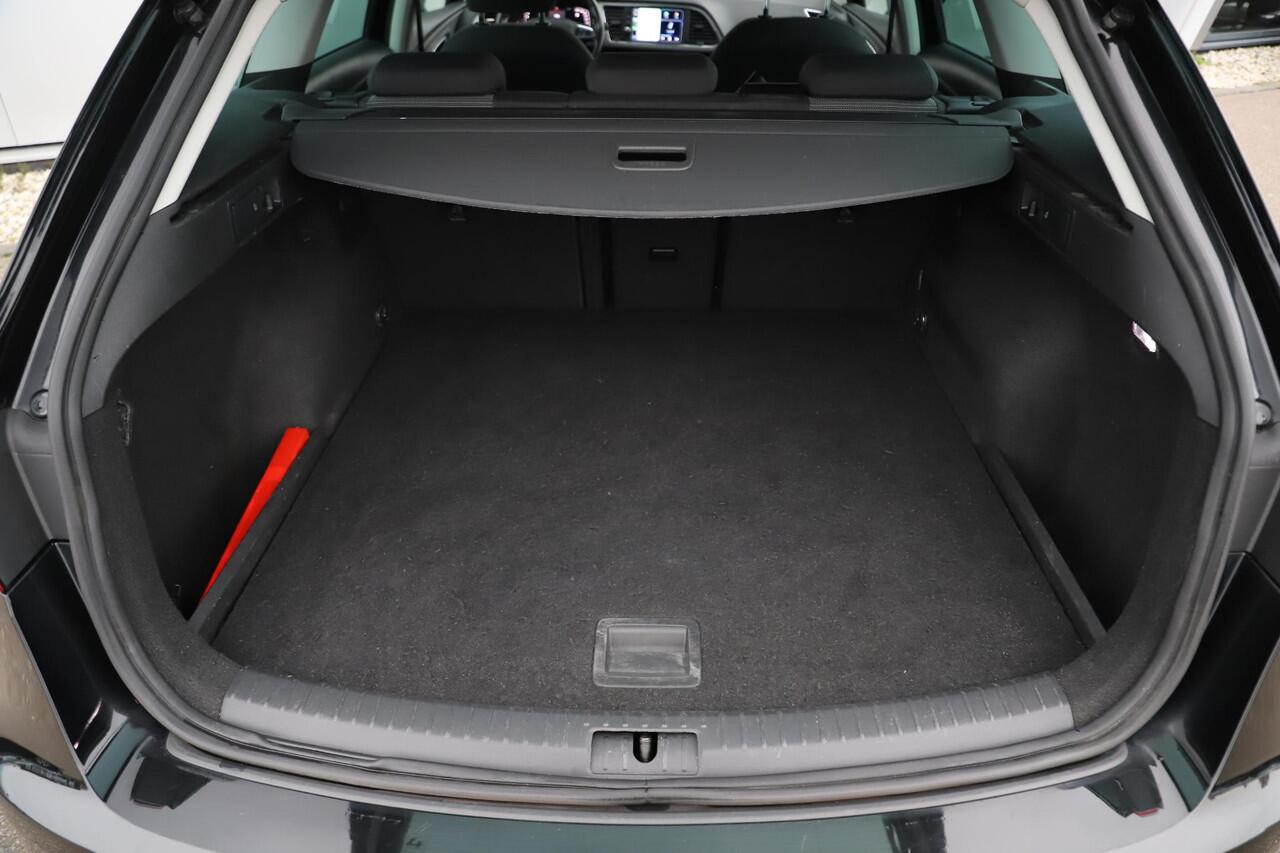 Seat LEON ST 1.0 TSI Style Ultimate Edition Virtual Cockpit Full LED Beats Audio Navigatie Achteruitrijcamera Carplay Android Clima Stoelverwarming Cruise Control Lane Assist