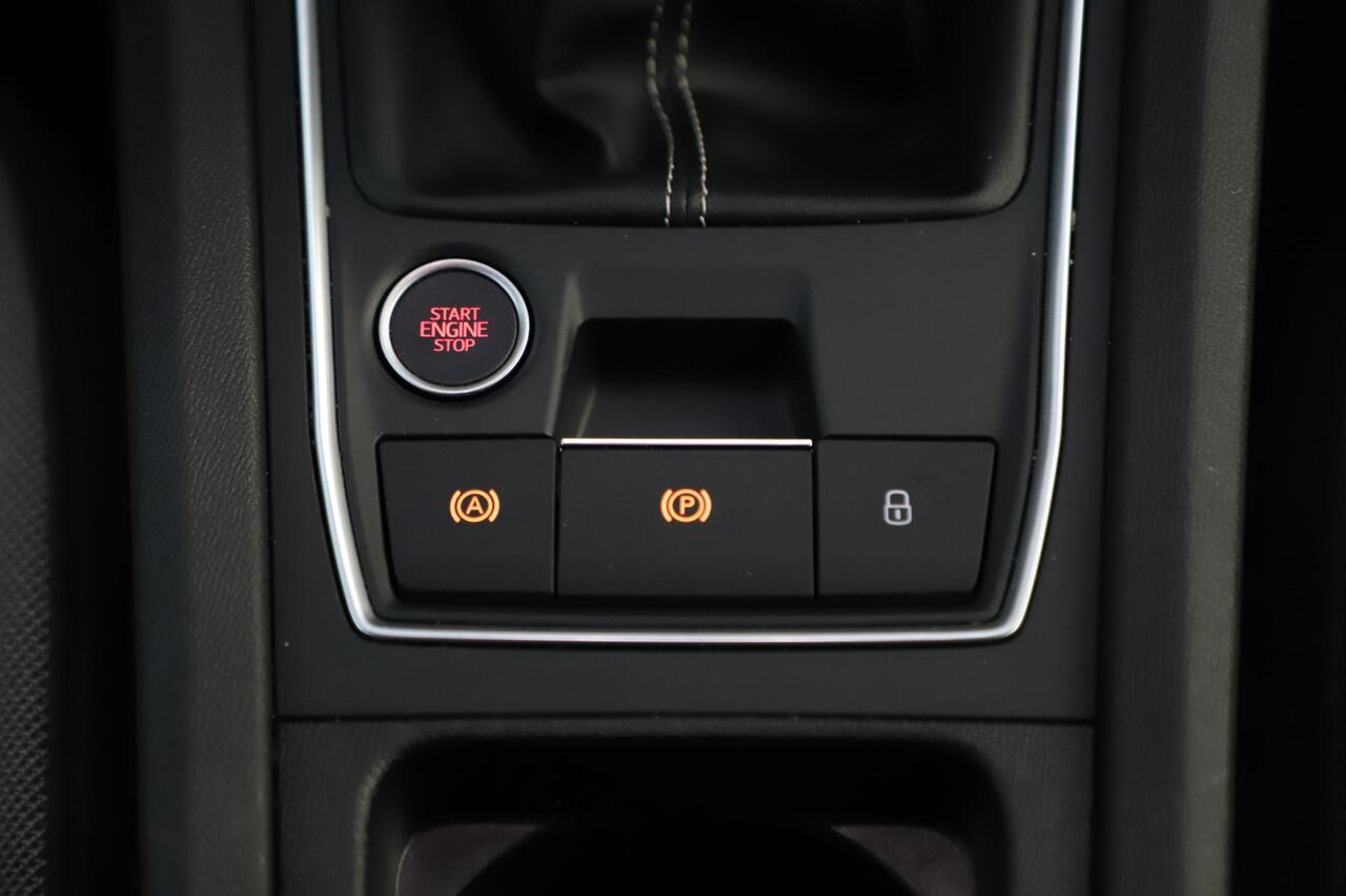 Seat LEON Sportstourer 1.5 TSI Style Launch Edition 131PK Virtual Cockpit Navigatie Achteruitrijcamera Carplay Android Climate Adaptive Cruise