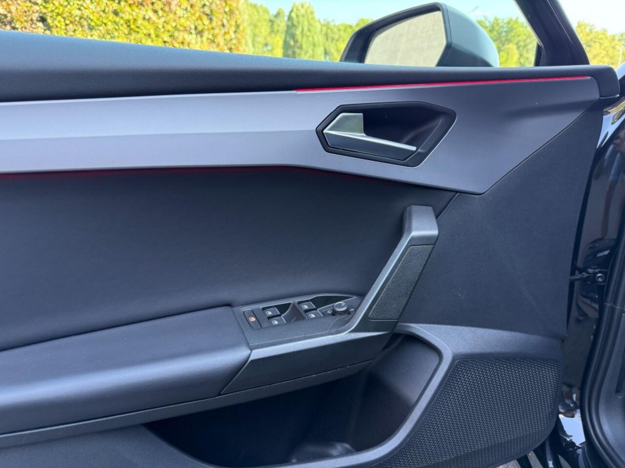 Seat LEON Sportstourer 1.5 eTSI FR,LED,Trekhk Elekt,Adapt Cruise,BLIS,Lane Ass.,Half Leer