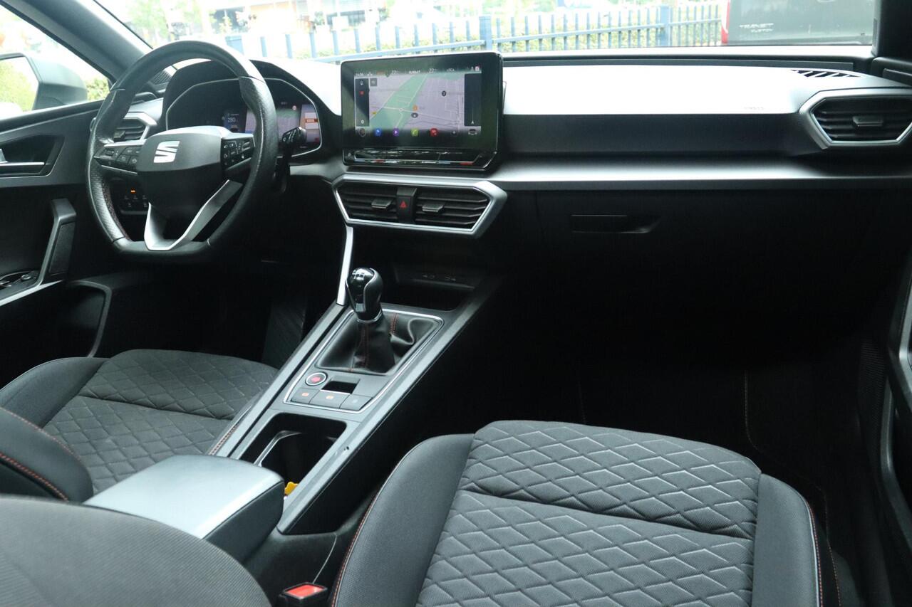 Seat LEON 1.5 TSI FR LAUNCH EDITION | PANO | VIRT. COCKPIT | LED | CAMERA | KEY-LESS | ACC | WINTERPACK