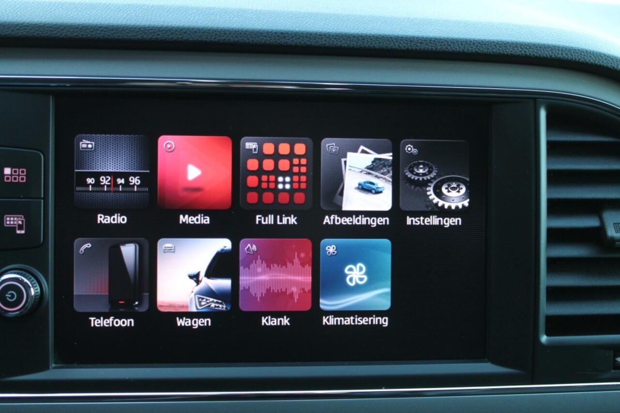 Seat LEON 1.5 TSI XCELLENCE TREKHAAK