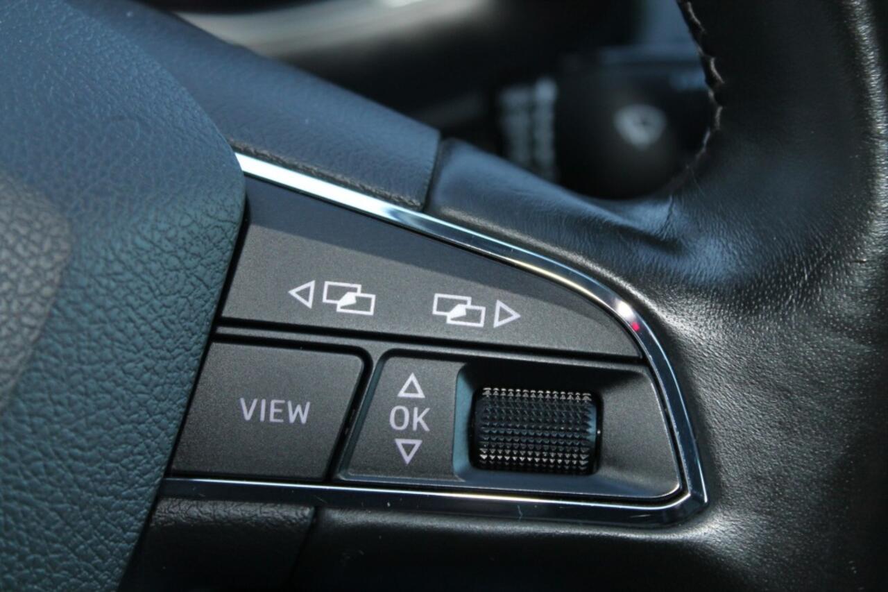 Seat LEON 1.5 TSI XCELLENCE TREKHAAK