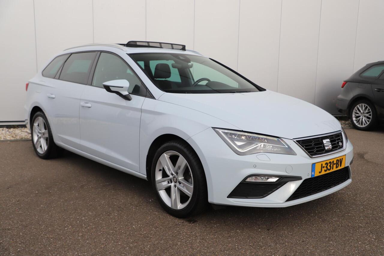Seat LEON ST 1.0 TSI FR Ultimate Edition Virtual Cockpit Panoramadak 17 inch LMV Full LED Navigatie Achteruitrijcamera Carplay Beats Audio Navigatie Clima Cruise Stoelverwarming
