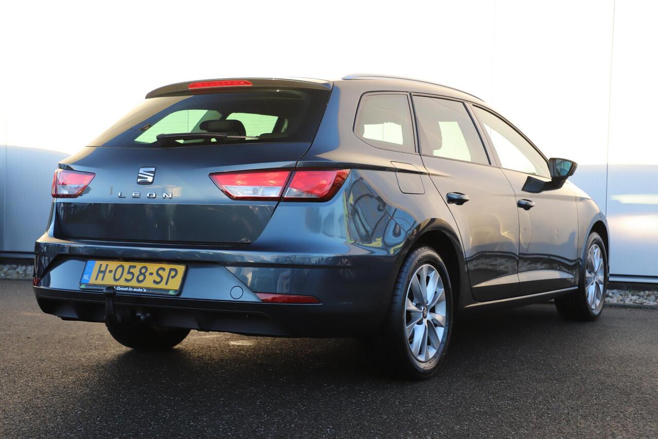 Seat LEON ST 1.0 TSI Style Ultimate Edition Trekhaak Navigatie Achteruitrijcamera Carplay Android 16 inch LMV Lane Assist Climate Cruise Control