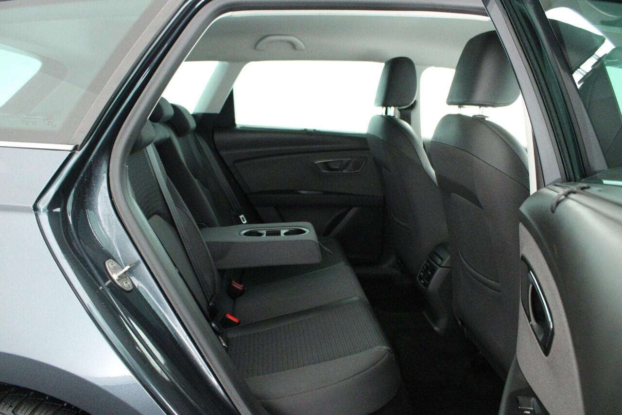 Seat LEON ST 1.5 TSI 150pk DSG Style Ultimate Edition Led Keyless Stoelverwarming Navigatie