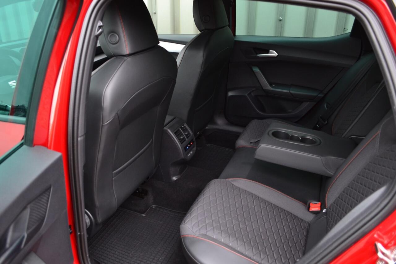 Seat LEON 1.4 TSI e-Hybrid FR LED/Camera/Keyless