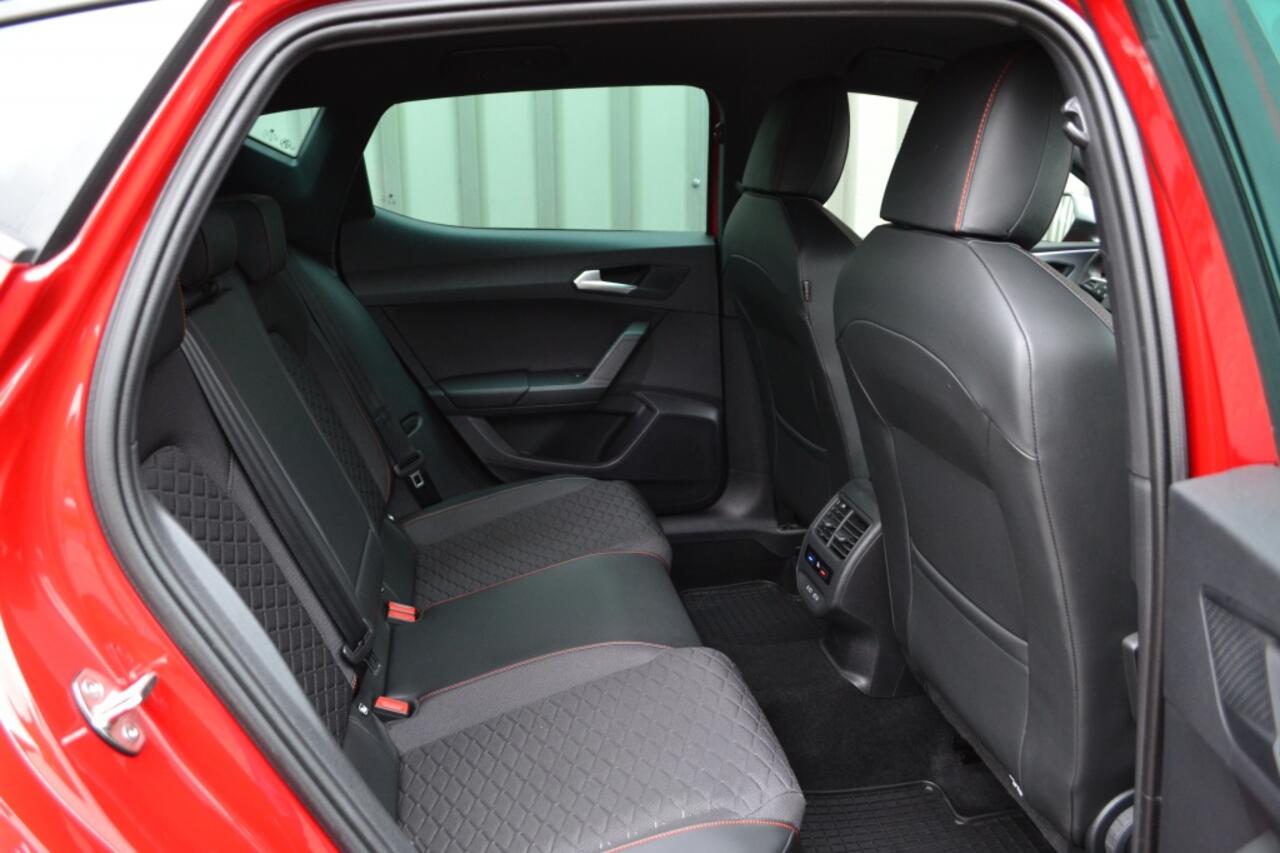 Seat LEON 1.4 TSI e-Hybrid FR LED/Camera/Keyless