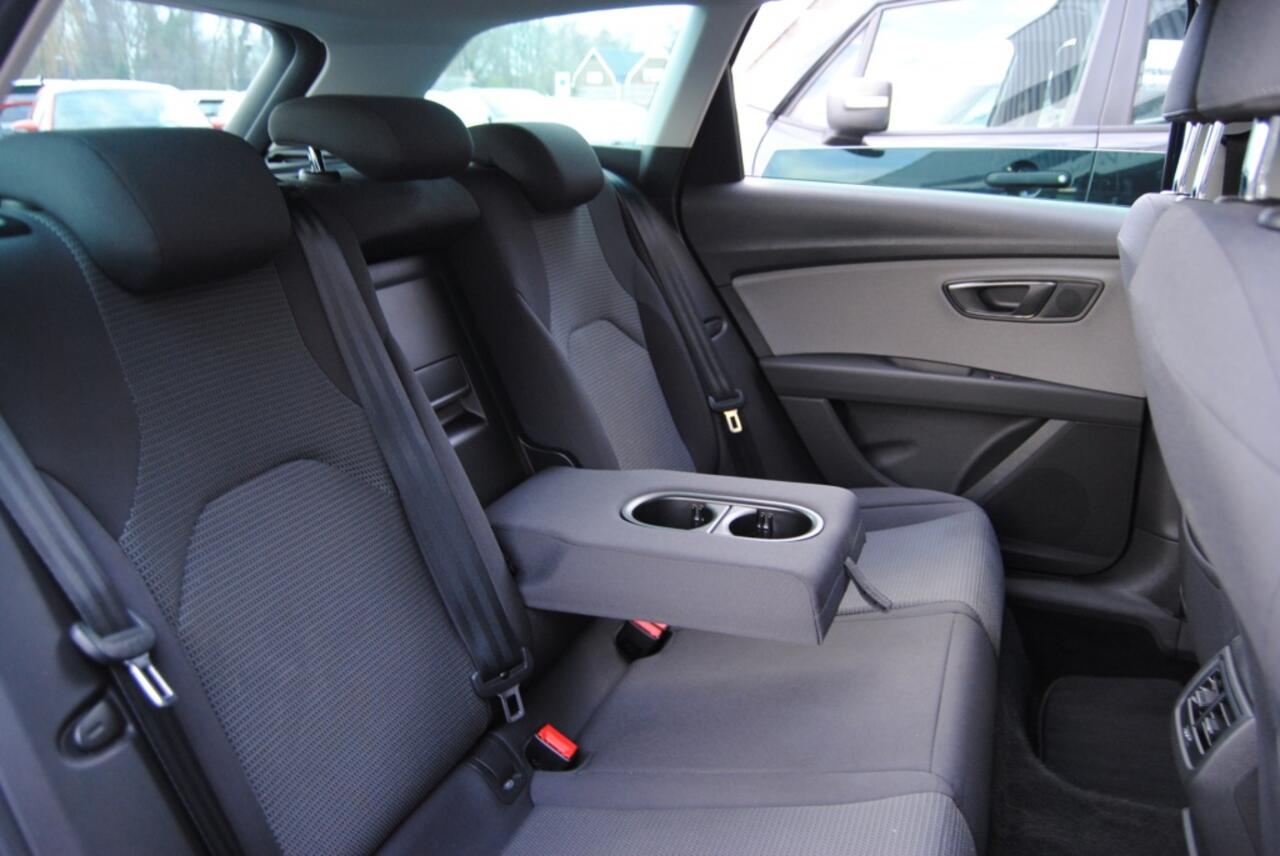 Seat LEON ST 1.0 TSI Style Ult.Ed | Apple Carplay | DAB | Stoelverwarming|