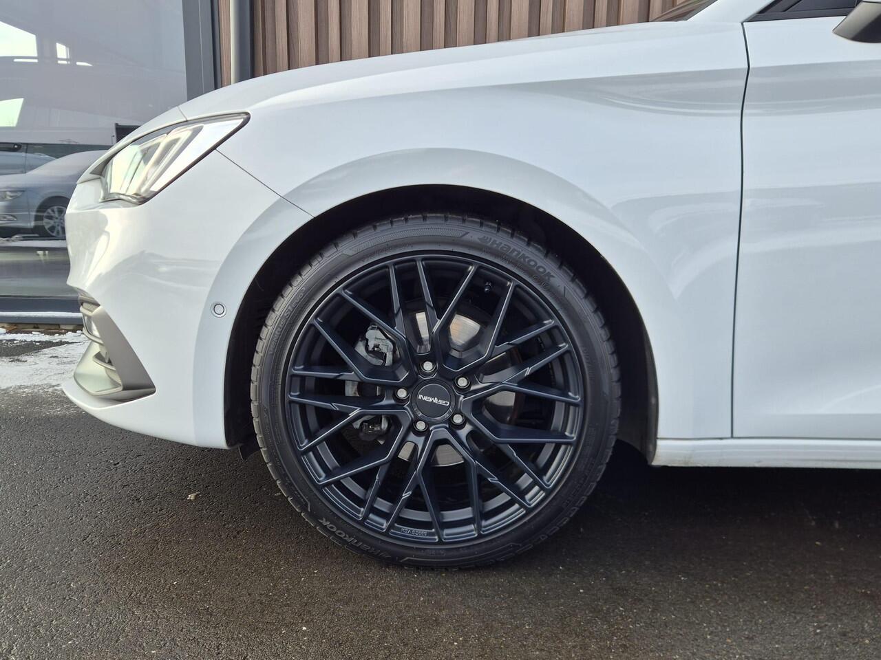 Seat LEON Sportstourer 1.5 TSI FR Launch Edition | Virtual | Keyless | 18'' | Stuur-stoelverw. | Carplay