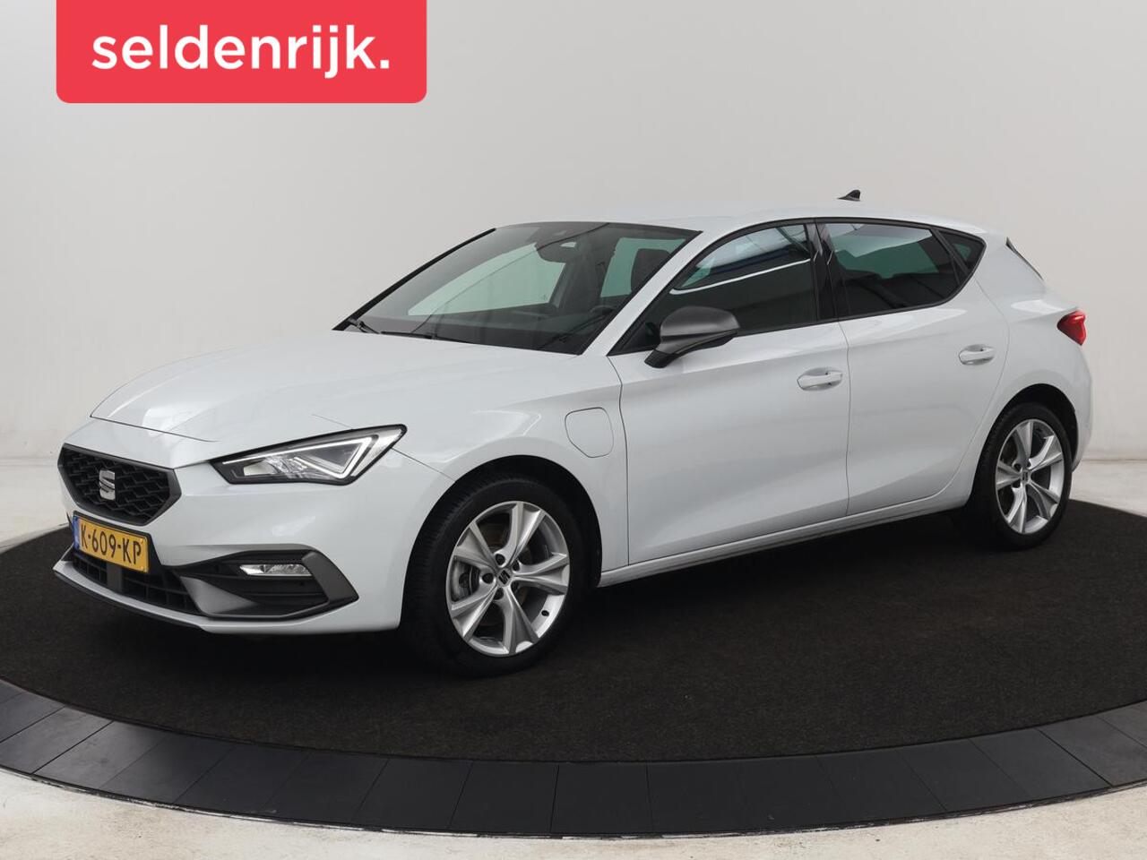 Seat LEON 1.4 TSI eHybrid PHEV FR | Trekhaak | Adaptive cruise | Carplay | Sfeerverlichting | Navigatie | Side Assist | Parkeerhulp | Full LED | Bluetooth | PHEV | Plug In