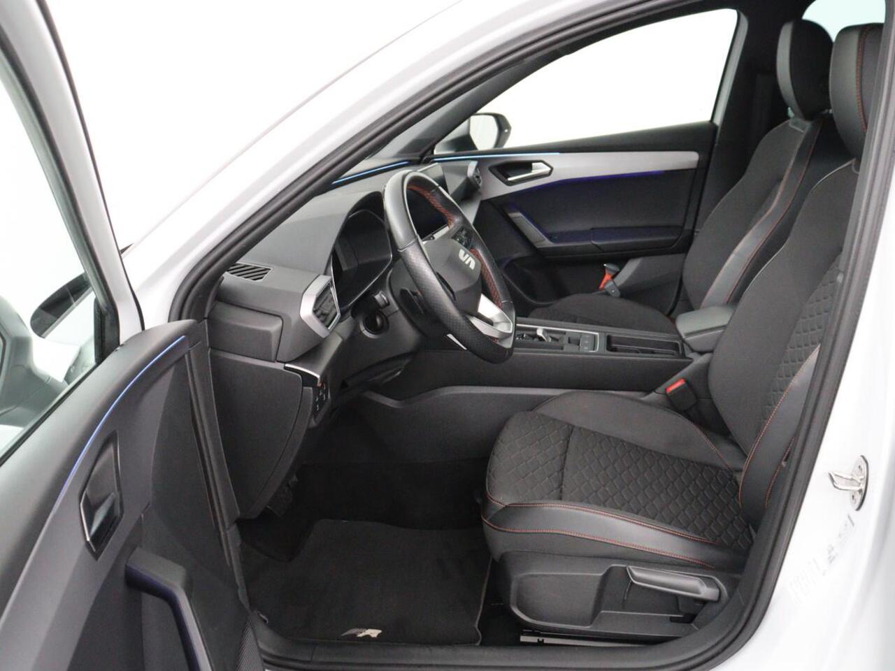 Seat LEON 1.4 TSI eHybrid PHEV FR | Trekhaak | Adaptive cruise | Carplay | Sfeerverlichting | Navigatie | Side Assist | Parkeerhulp | Full LED | Bluetooth | PHEV | Plug In