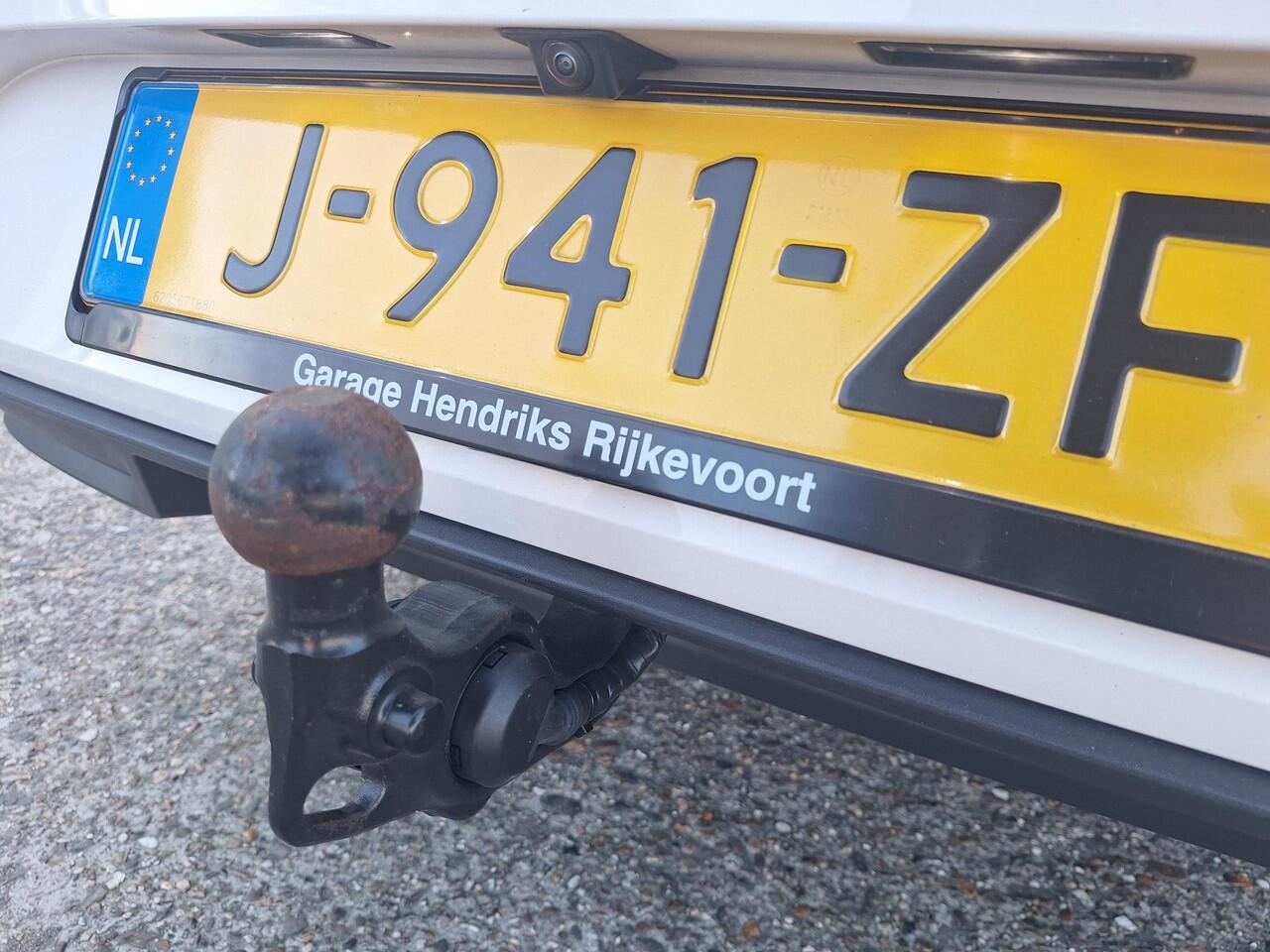 Seat LEON Sportstourer 1.5 TSI Style Launch Edition My 2021 | 18"LM | Trekhaak | Full LED | Climate V=A | Navi |