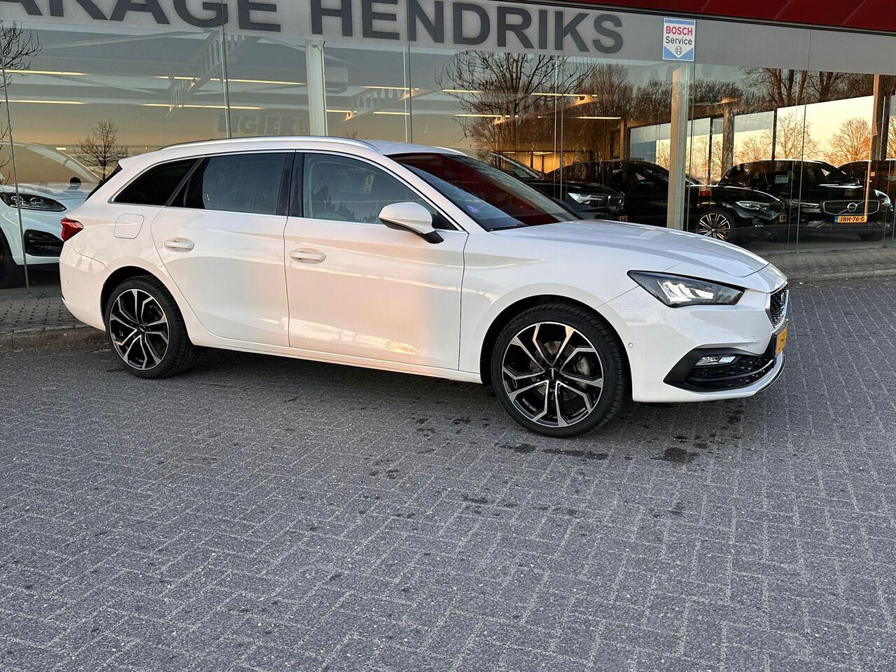 Seat LEON Sportstourer 1.5 TSI Style Launch Edition My 2021 | 18"LM | Trekhaak | Full LED | Climate V=A | Navi |