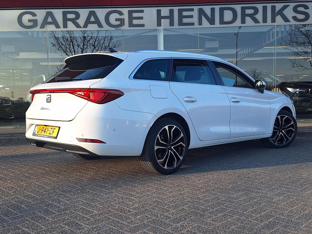 Seat LEON Sportstourer 1.5 TSI Style Launch Edition My 2021 | 18"LM | Trekhaak | Full LED | Climate V=A | Navi |