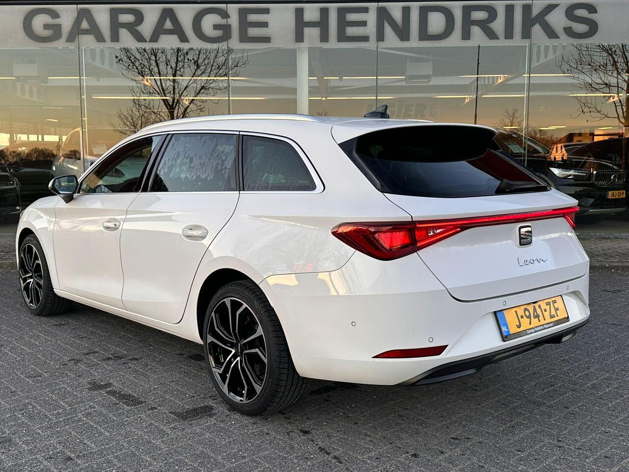 Seat LEON Sportstourer 1.5 TSI Style Launch Edition My 2021 | 18"LM | Trekhaak | Full LED | Climate V=A | Navi |
