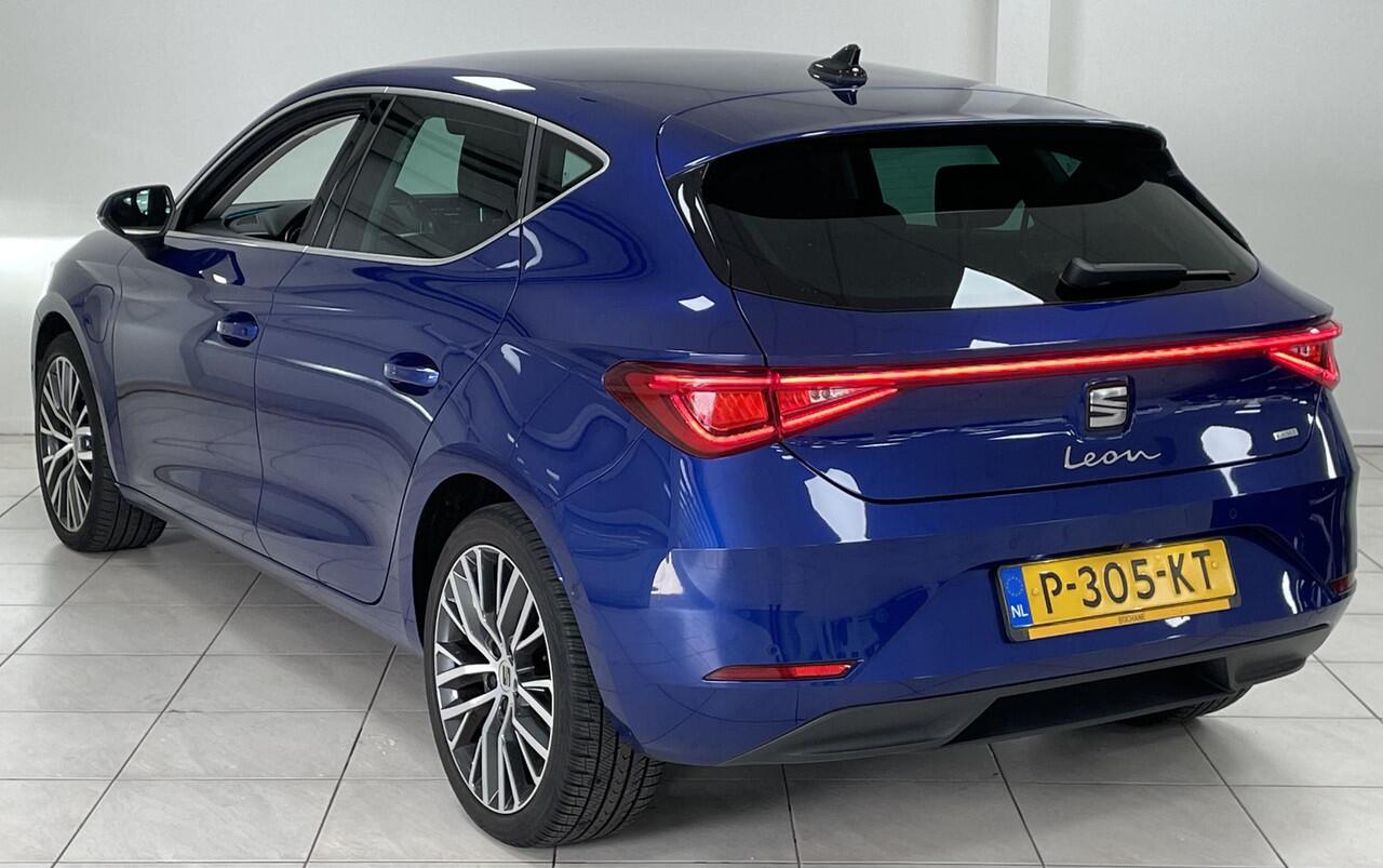 Seat LEON 1.4 TSI eHybrid PHEV FR Business Intense | Achteruitrijcamera | Stoelverwarming | Lichtmetalen velgen 18"