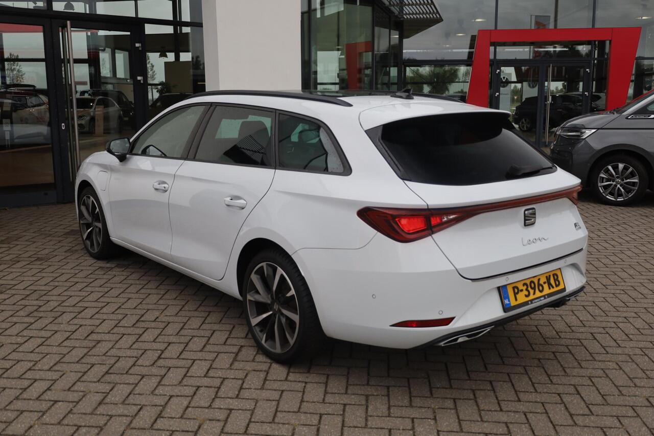 Seat LEON Sportstourer 1.4 TSI eHybrid PHEV FR Side assist sfeerverlichting navigatie grootbeeld leder alcantara ACC cruise control FR FULL Led cruise control parkeersensoren multifunctioneel lederen stuurwiel doorn ons geleverd en door ons dealer onderhouden