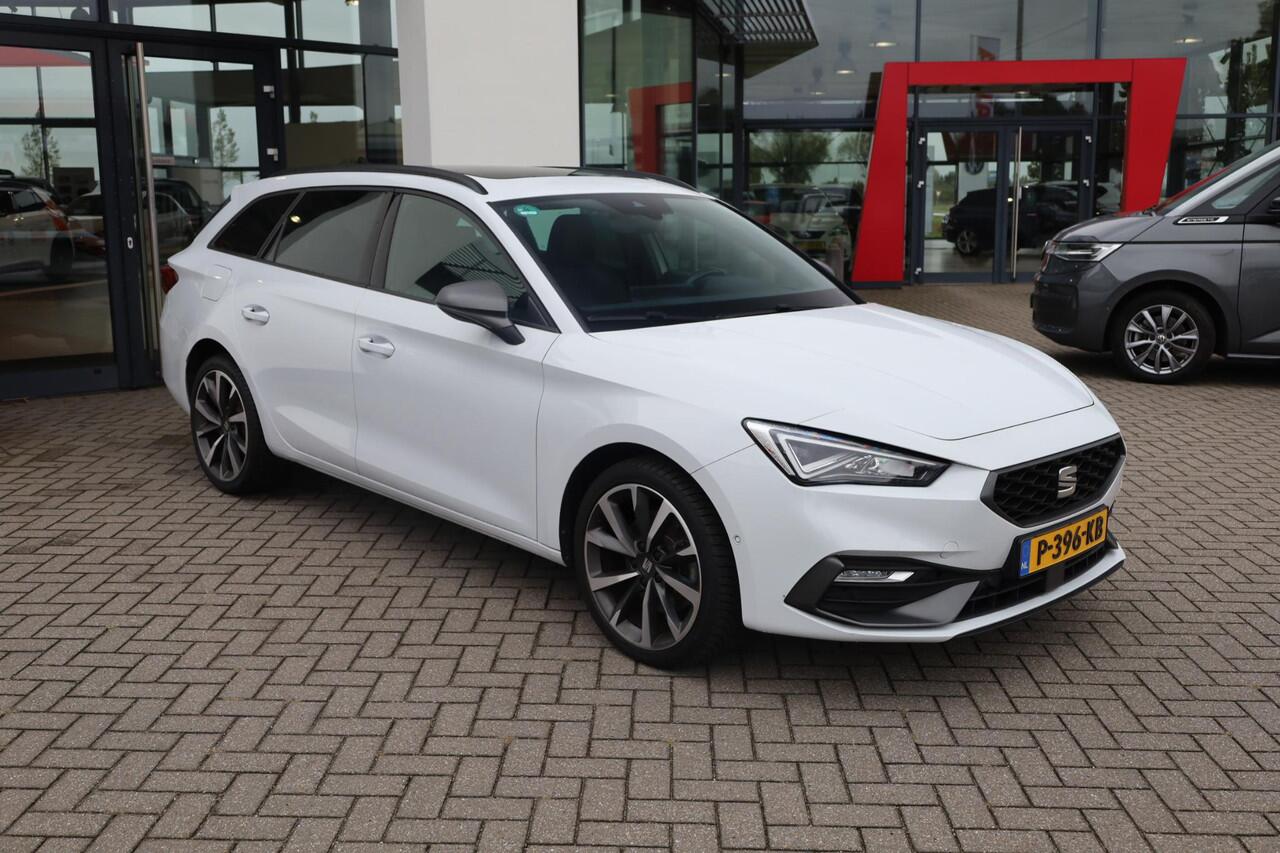 Seat LEON Sportstourer 1.4 TSI eHybrid PHEV FR Side assist sfeerverlichting navigatie grootbeeld leder alcantara ACC cruise control FR FULL Led cruise control parkeersensoren multifunctioneel lederen stuurwiel doorn ons geleverd en door ons dealer onderhouden