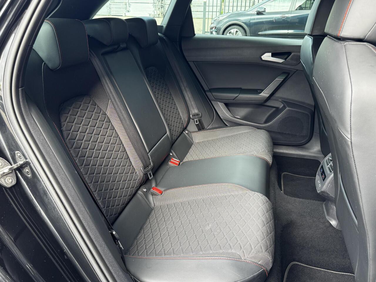 Seat LEON SPORTSTOURER 1.5 eTSI FR BUSINESS INTENSE I AUTOMAAT I ADAPT. CRUISE CONTROL I P-CAMERA