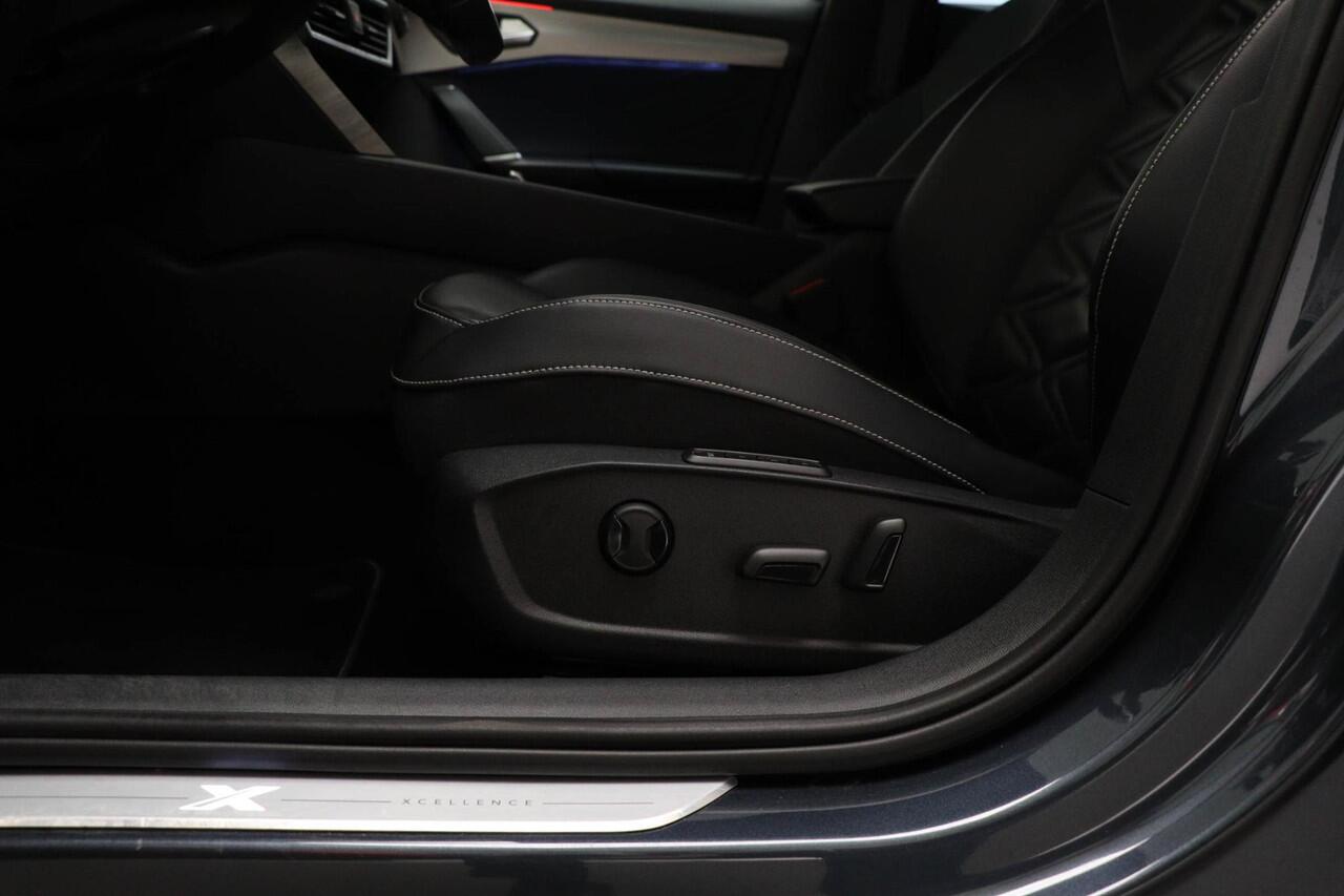 Seat LEON 1.4 TSI eHybrid PHEV Xcellence | TECHNOLOGY PACK | LEDER | TREKHAAK | 18"