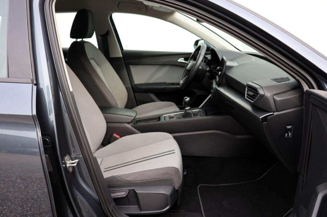 Seat LEON Sportstourer 1.5 TSI Style - 131 pk **Full Link / PDC / Cruise