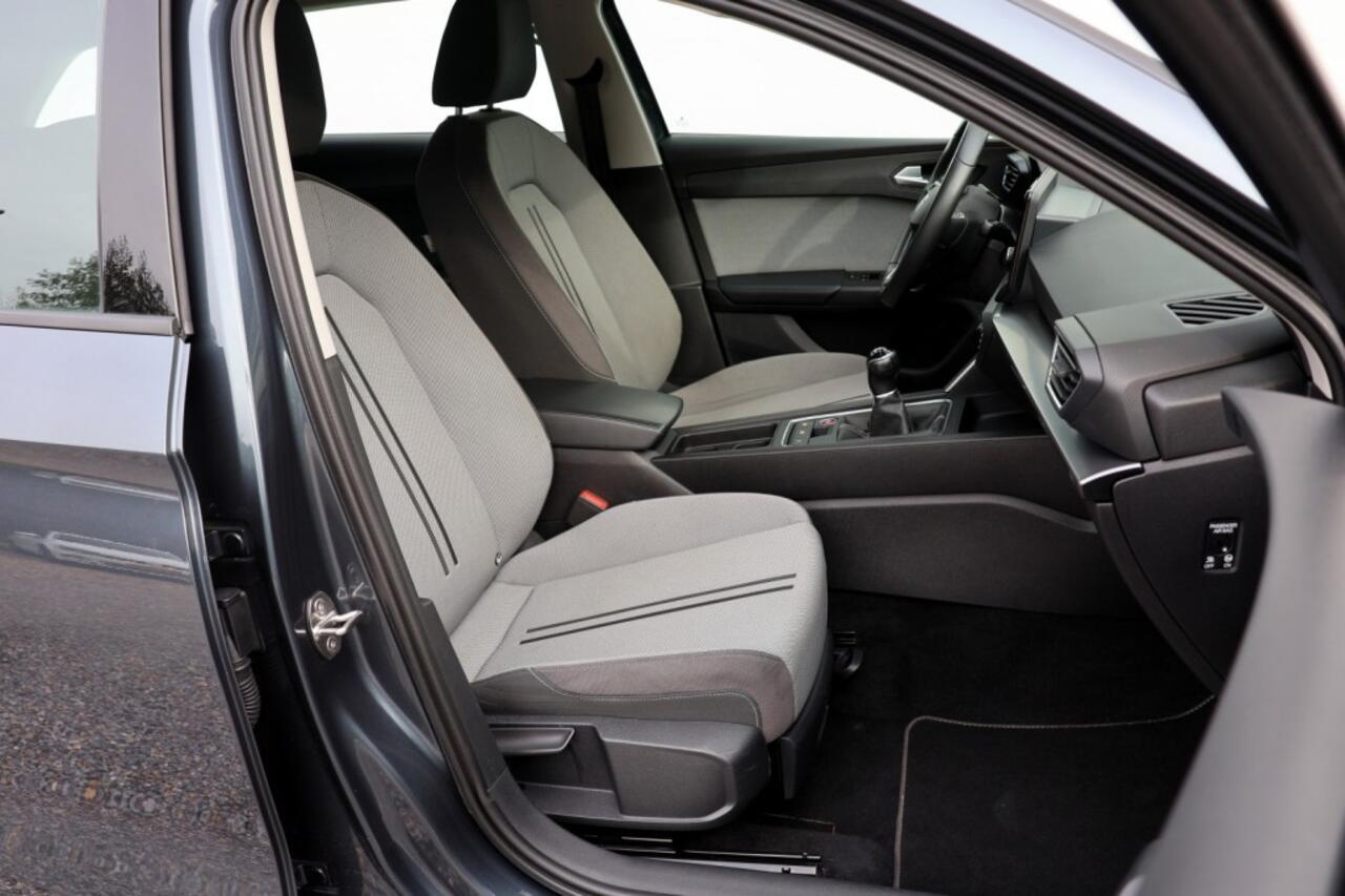 Seat LEON Sportstourer 1.5 TSI Style - 131 pk **Full Link / PDC / Cruise